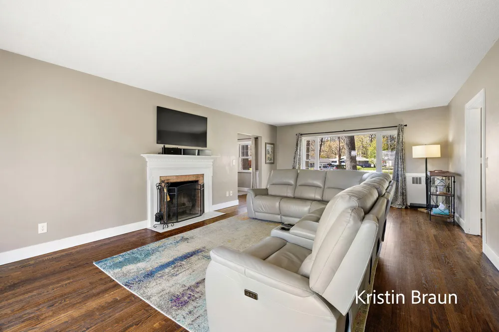 4078 Highgate Road Norton Shores City, MI 49441