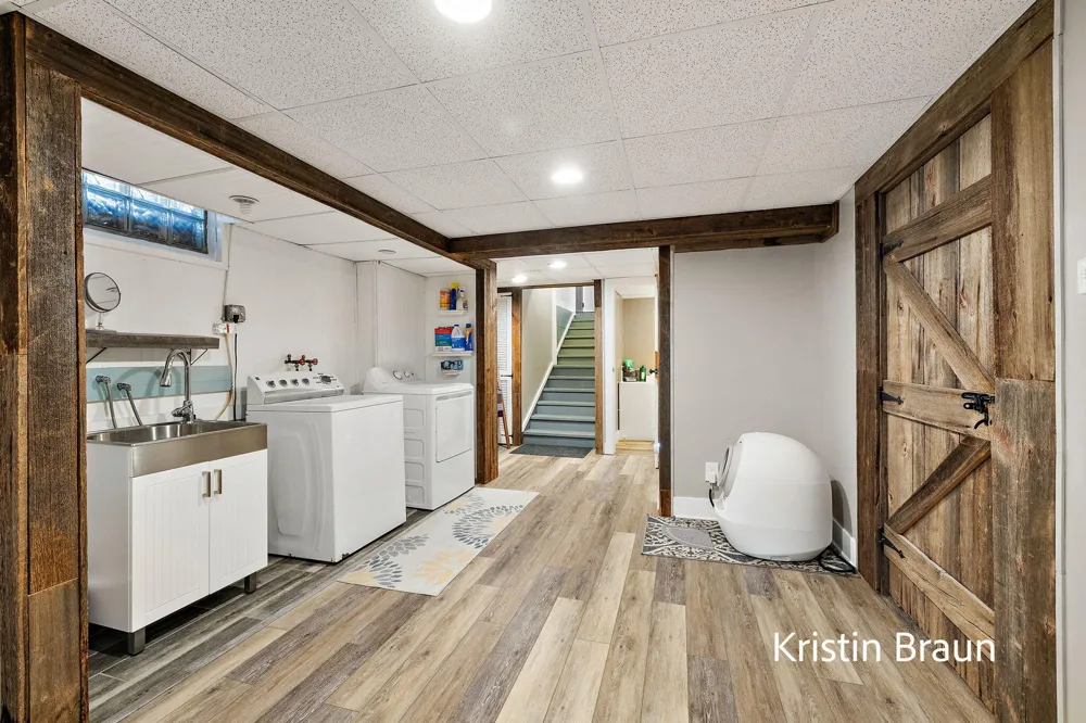 4078 Highgate Road Norton Shores City, MI 49441