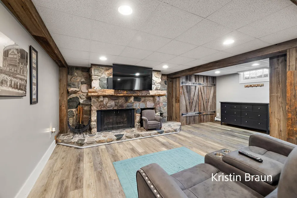 4078 Highgate Road Norton Shores City, MI 49441