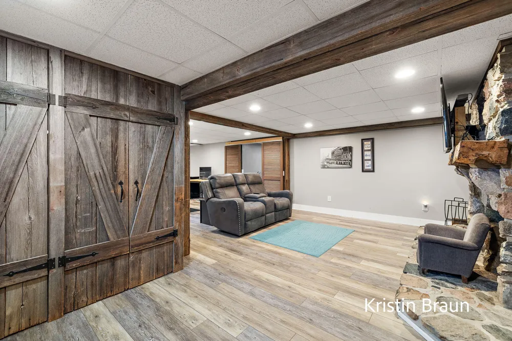 4078 Highgate Road Norton Shores City, MI 49441