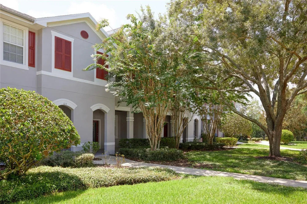 9410 GEORGIAN PARK LANE #105 Tampa, FL 33626
