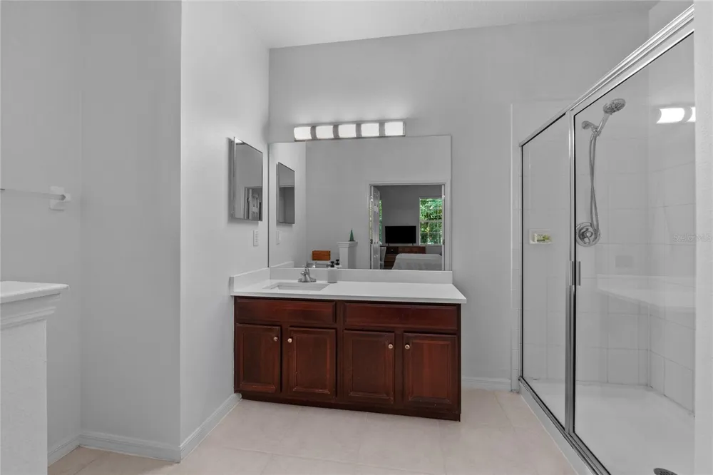 9410 GEORGIAN PARK LANE #105 Tampa, FL 33626