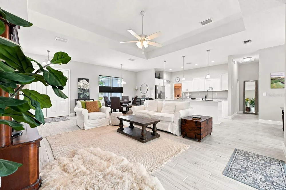 15450 CLIFF SWALLOW ROAD Weeki Wachee, FL 34614