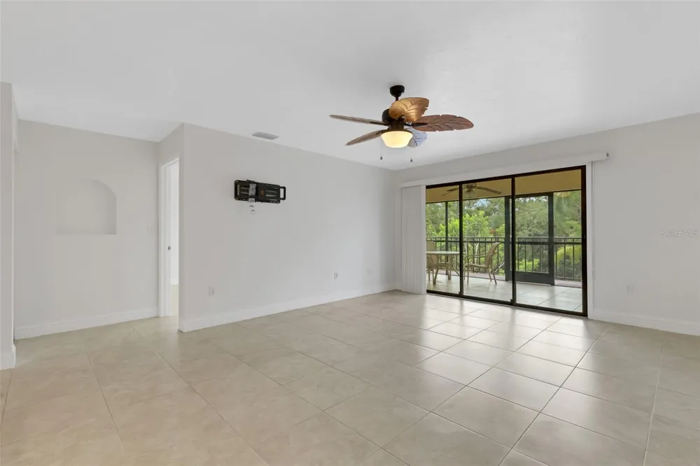 6462 WILD OAK BAY BOULEVARD #244 Bradenton, FL 34210