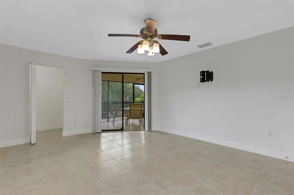 6462 WILD OAK BAY BOULEVARD #244 Bradenton, FL 34210