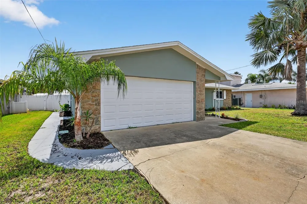 2175 EDYTHE DRIVE Dunedin, FL 34698