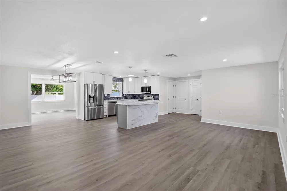 2175 EDYTHE DRIVE Dunedin, FL 34698