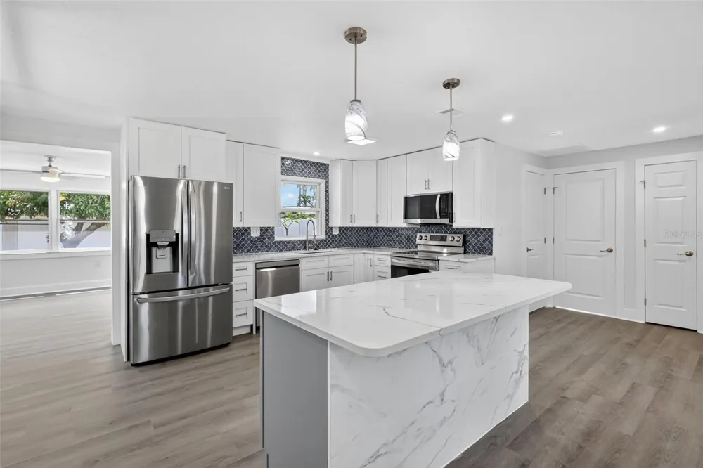 2175 EDYTHE DRIVE Dunedin, FL 34698