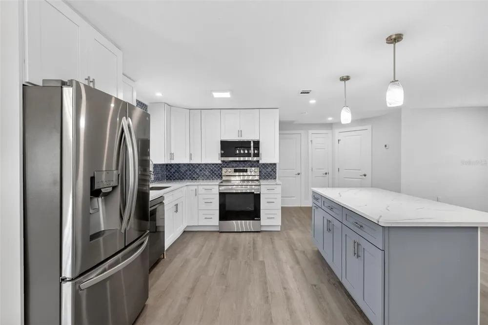 2175 EDYTHE DRIVE Dunedin, FL 34698