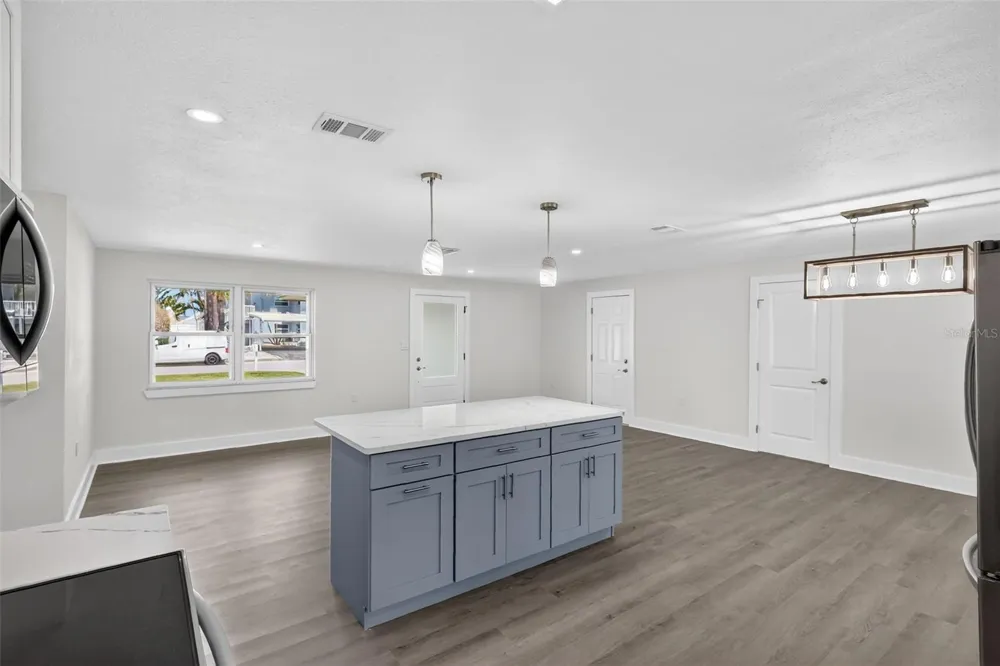 2175 EDYTHE DRIVE Dunedin, FL 34698