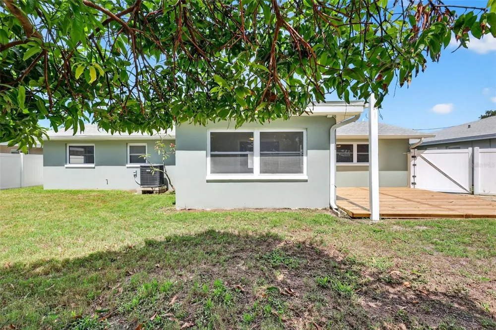 2175 EDYTHE DRIVE Dunedin, FL 34698