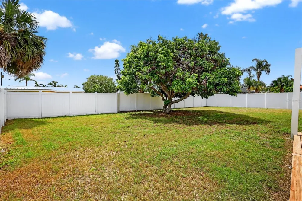 2175 EDYTHE DRIVE Dunedin, FL 34698