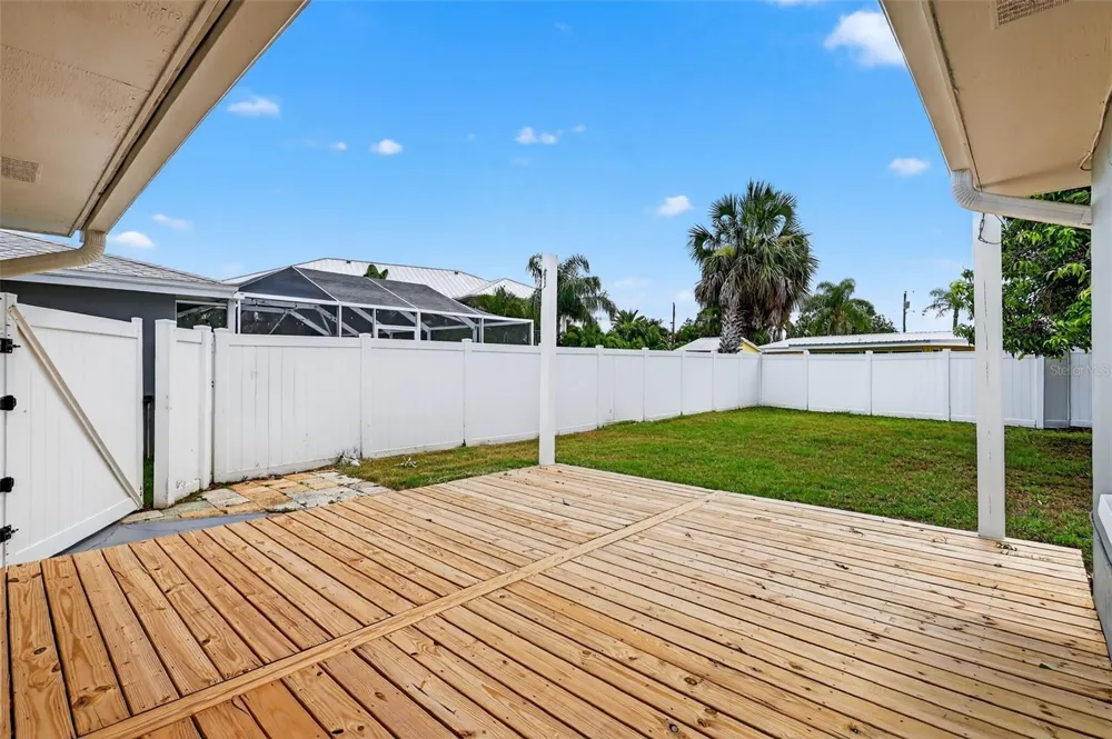 2175 EDYTHE DRIVE Dunedin, FL 34698