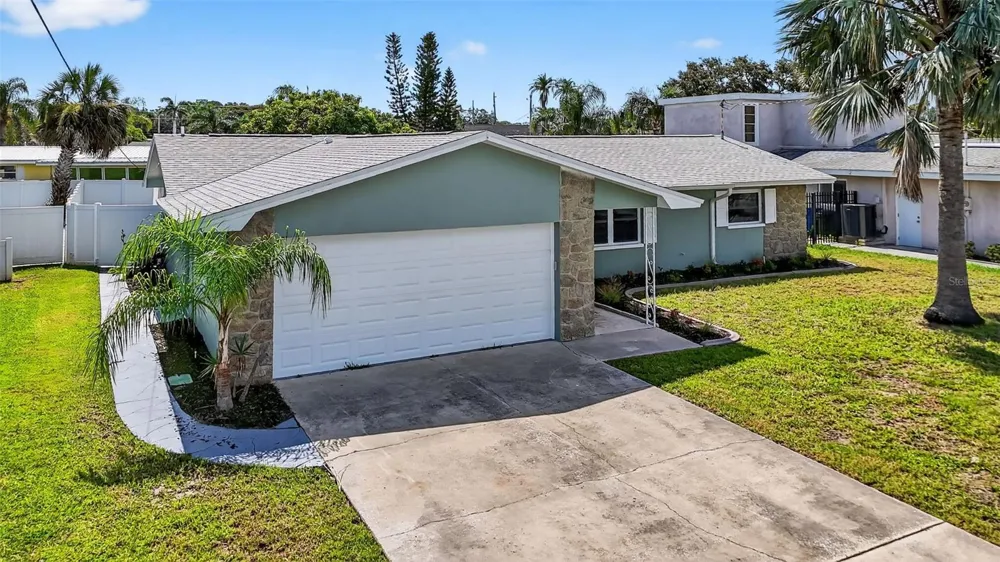 2175 EDYTHE DRIVE Dunedin, FL 34698