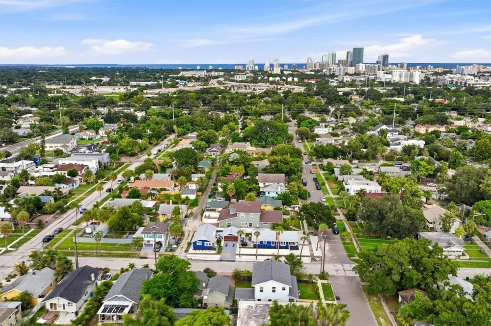 2363 4TH AVENUE St Petersburg, FL 33713