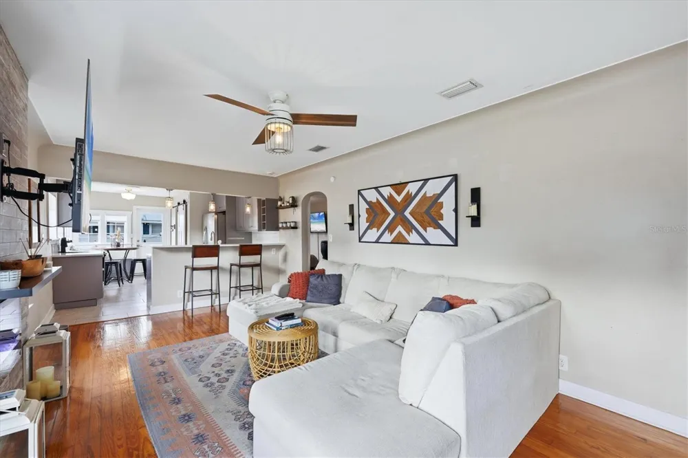 2363 4TH AVENUE St Petersburg, FL 33713
