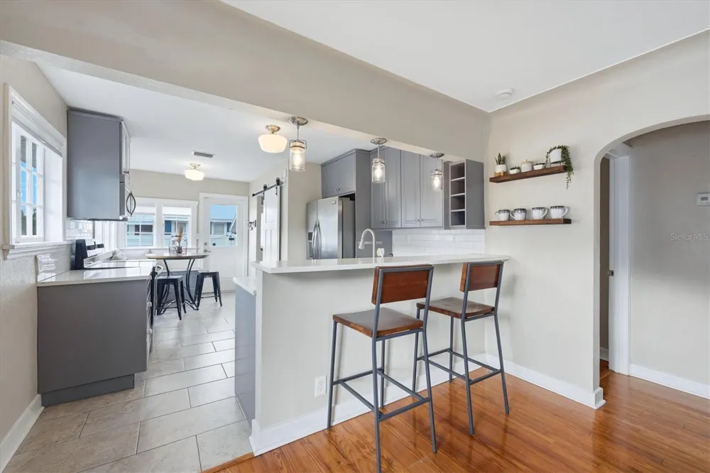 2363 4TH AVENUE St Petersburg, FL 33713