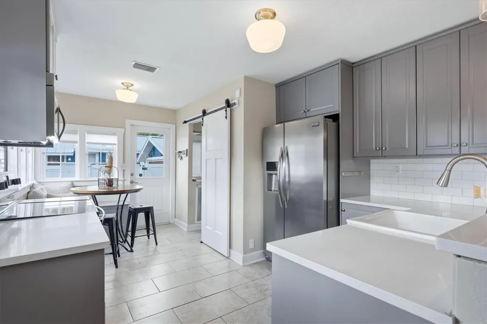 2363 4TH AVENUE St Petersburg, FL 33713