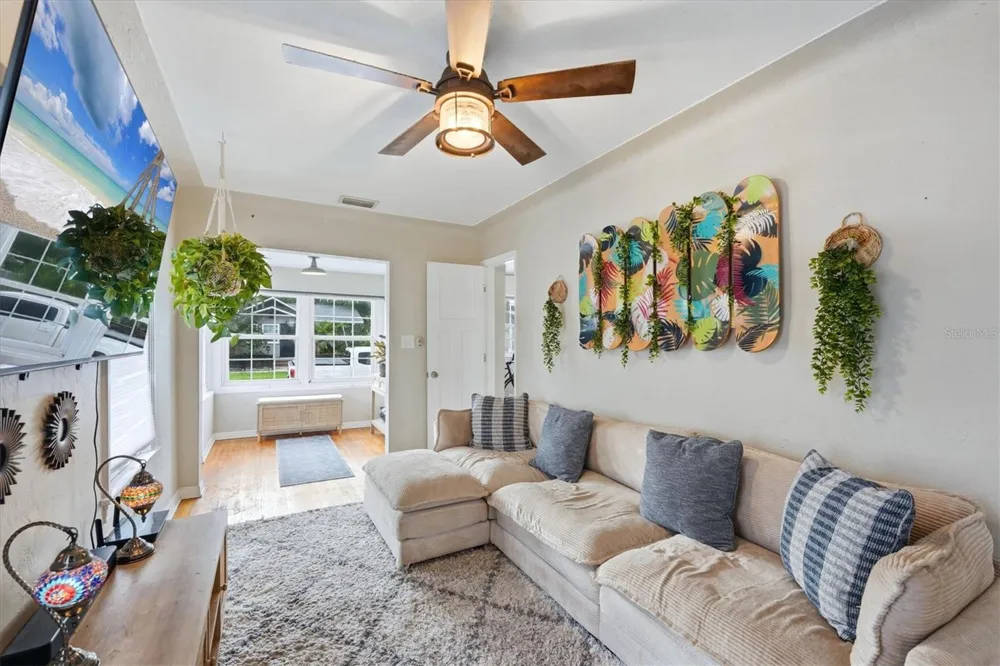 2363 4TH AVENUE St Petersburg, FL 33713