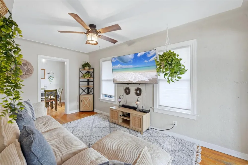 2363 4TH AVENUE St Petersburg, FL 33713