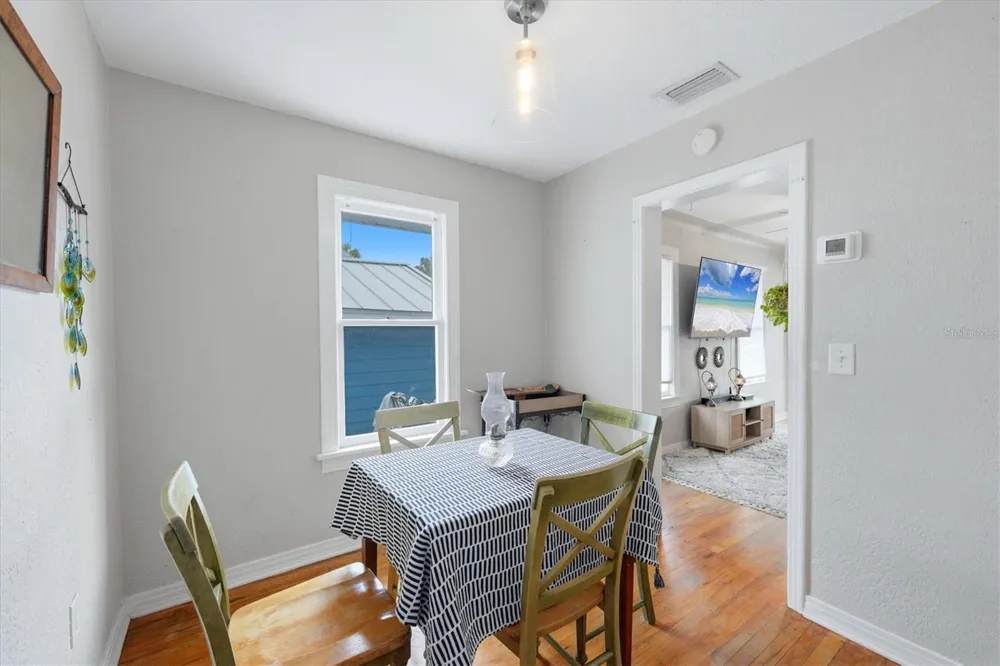 2363 4TH AVENUE St Petersburg, FL 33713