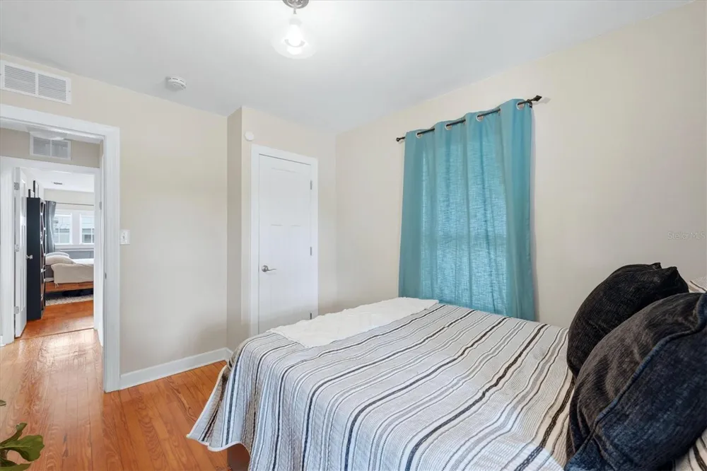 2363 4TH AVENUE St Petersburg, FL 33713