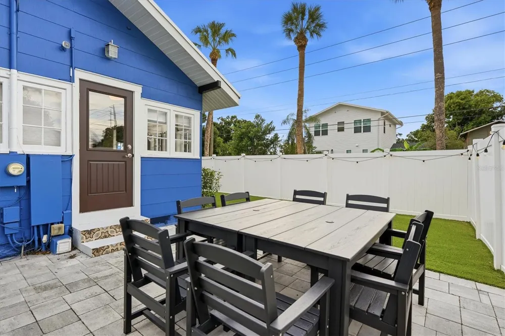 2363 4TH AVENUE St Petersburg, FL 33713