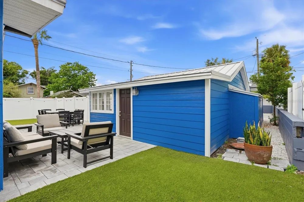 2363 4TH AVENUE St Petersburg, FL 33713