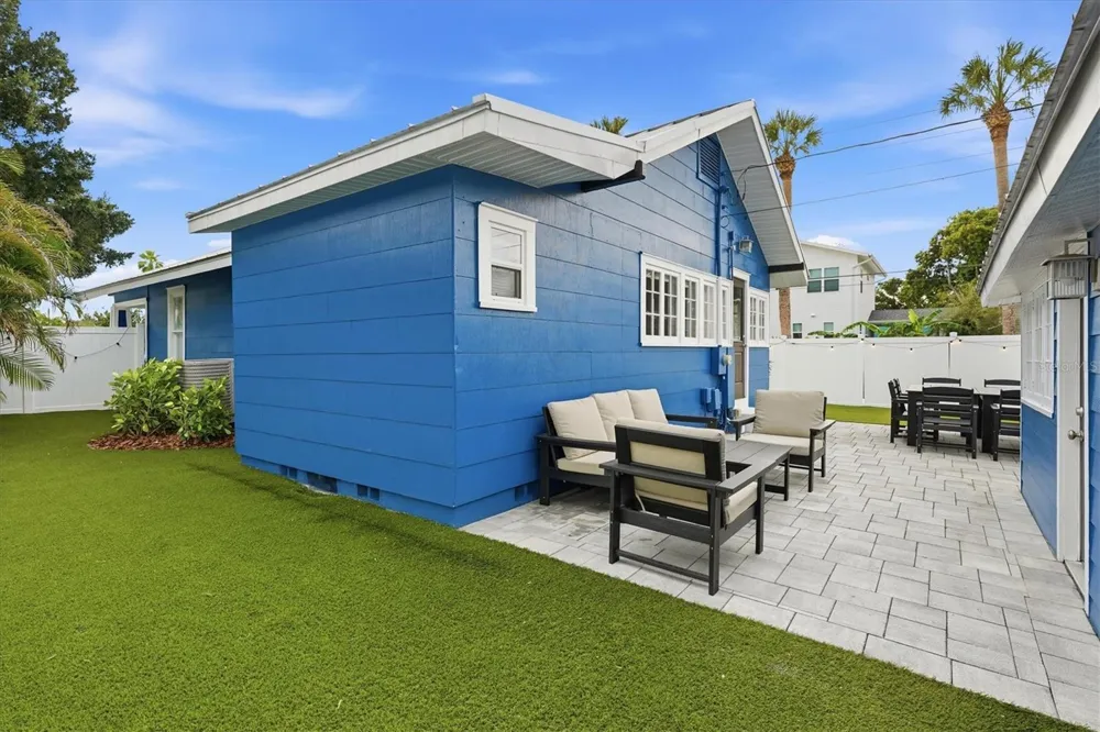 2363 4TH AVENUE St Petersburg, FL 33713