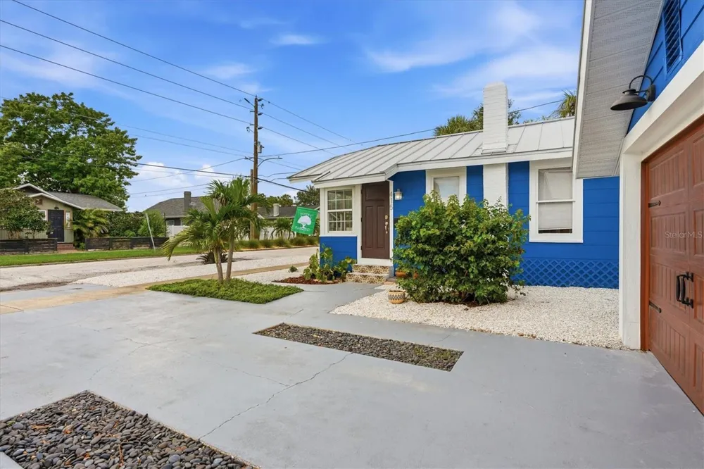 2363 4TH AVENUE St Petersburg, FL 33713