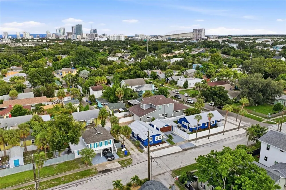 2363 4TH AVENUE St Petersburg, FL 33713