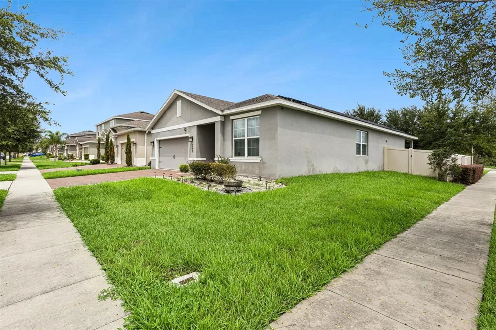 260 WHIRLAWAY DR Davenport, FL 33837