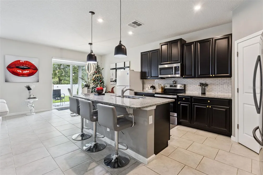 260 WHIRLAWAY DR Davenport, FL 33837
