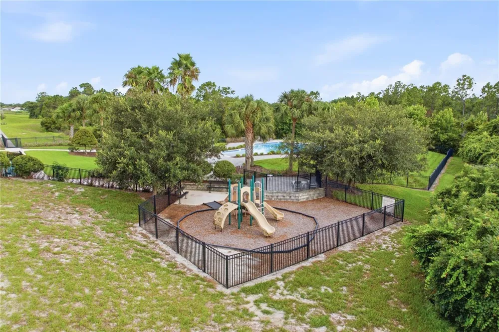 260 WHIRLAWAY DR Davenport, FL 33837
