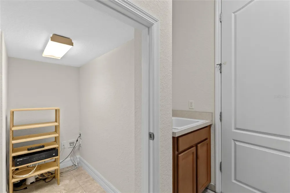 10478 STAPELEY DRIVE Orlando, FL 32832