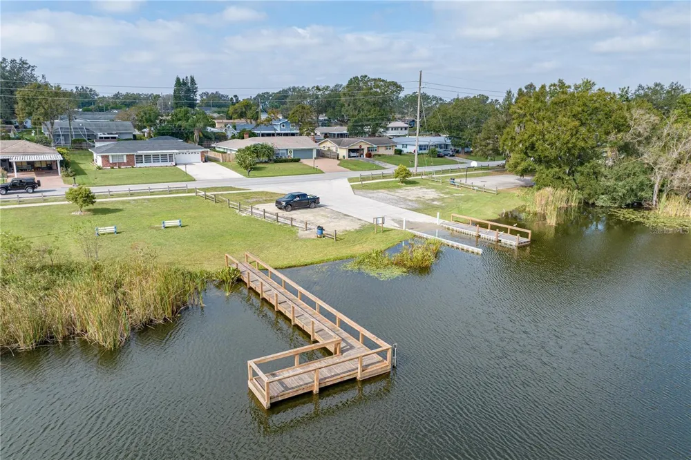 216 SHORE LOOP Winter Haven, FL 33884