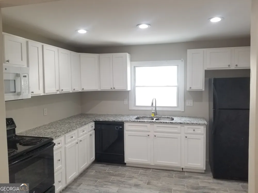 2467 Calvin AVE East Point, GA 30344
