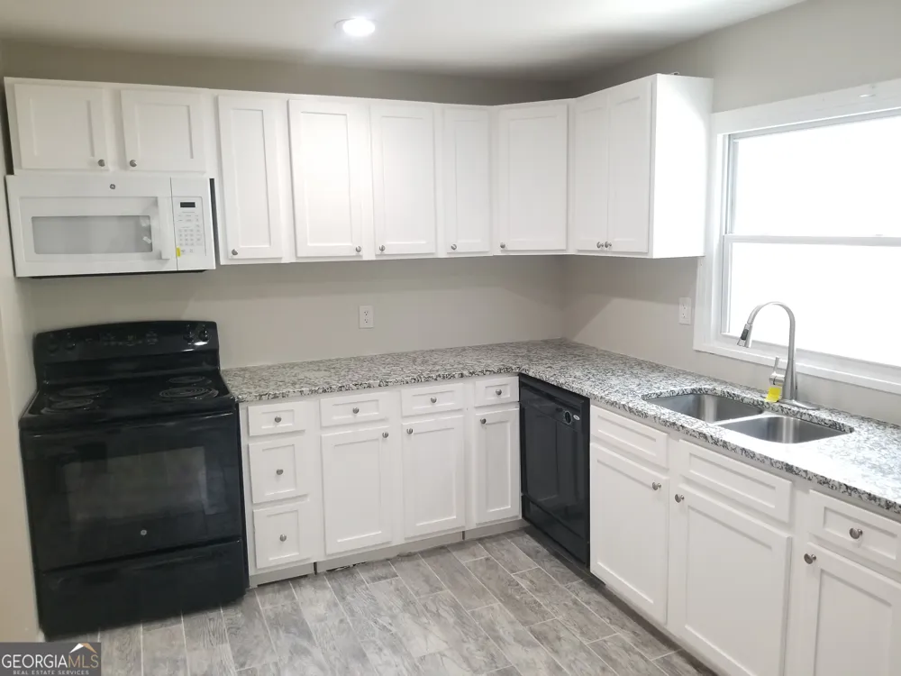 2467 Calvin AVE East Point, GA 30344