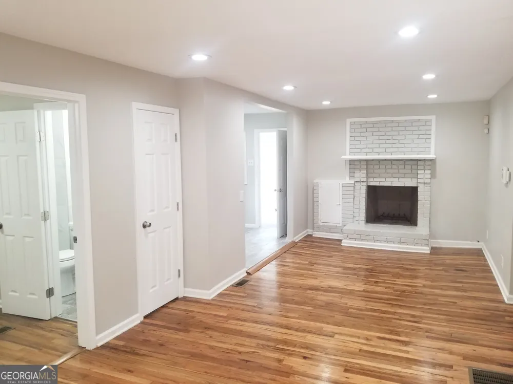 2467 Calvin AVE East Point, GA 30344