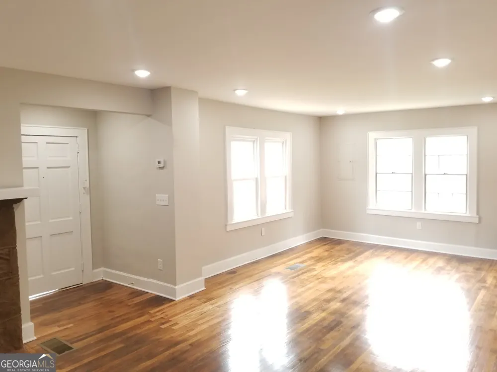 2429 Macon DR SW Atlanta, GA 30315