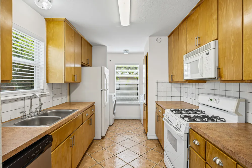 300 Blackson Avenue Austin, TX 78752