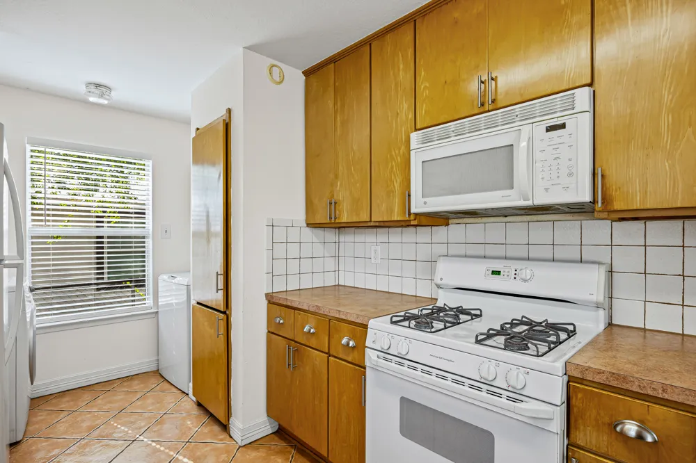 300 Blackson Avenue Austin, TX 78752