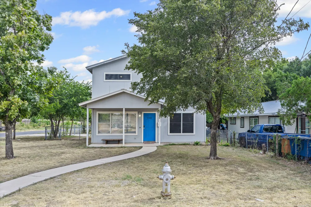 300 Blackson Avenue Austin, TX 78752