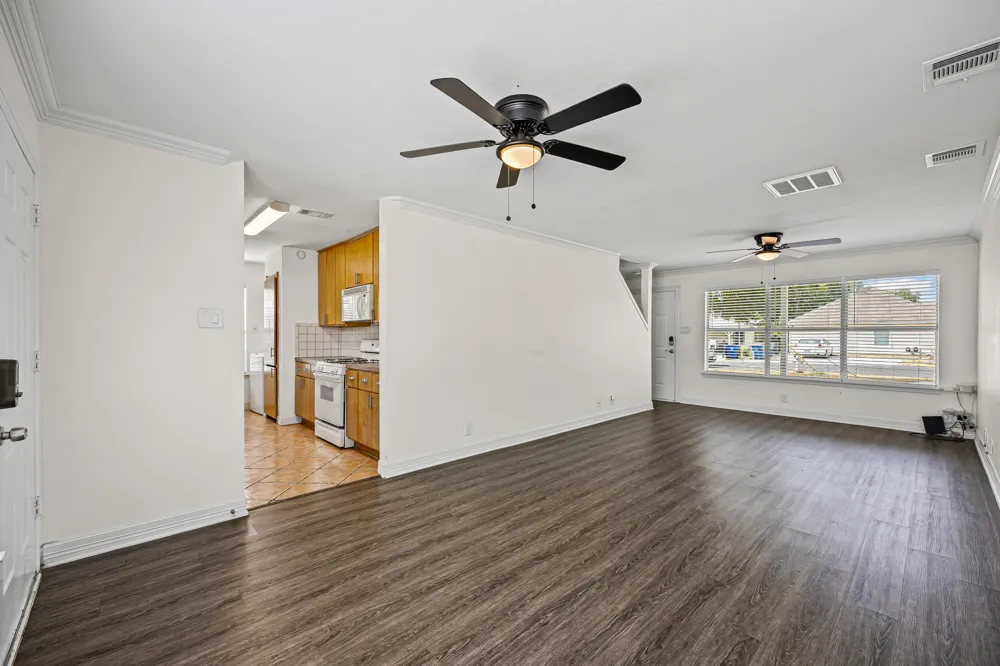 300 Blackson Avenue Austin, TX 78752