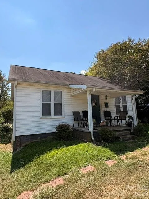 142 E Catawba Avenue Mount Holly, NC 28120