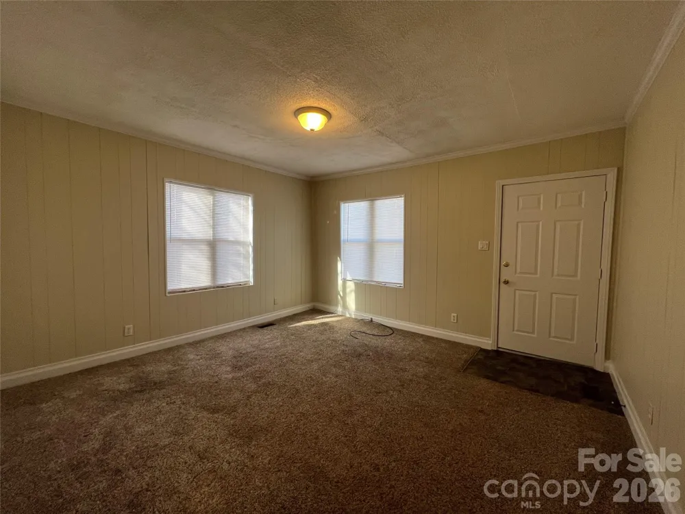 142 E Catawba Avenue Mount Holly, NC 28120