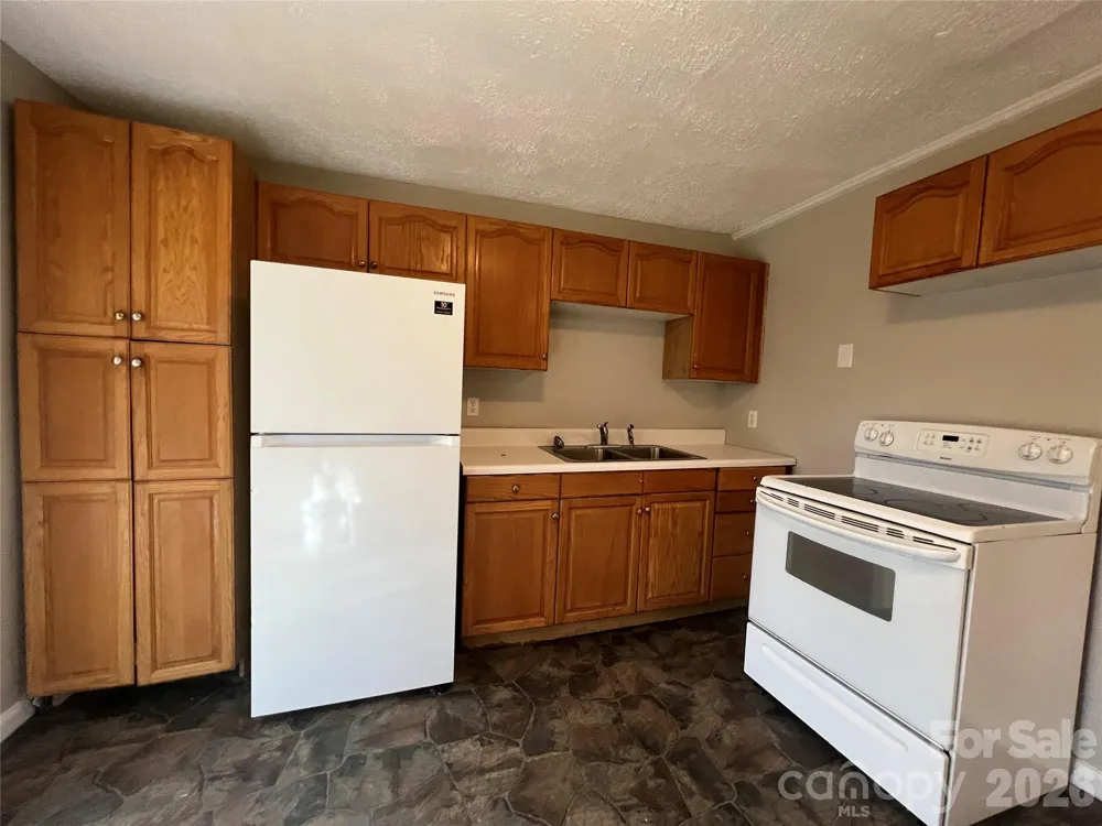142 E Catawba Avenue Mount Holly, NC 28120