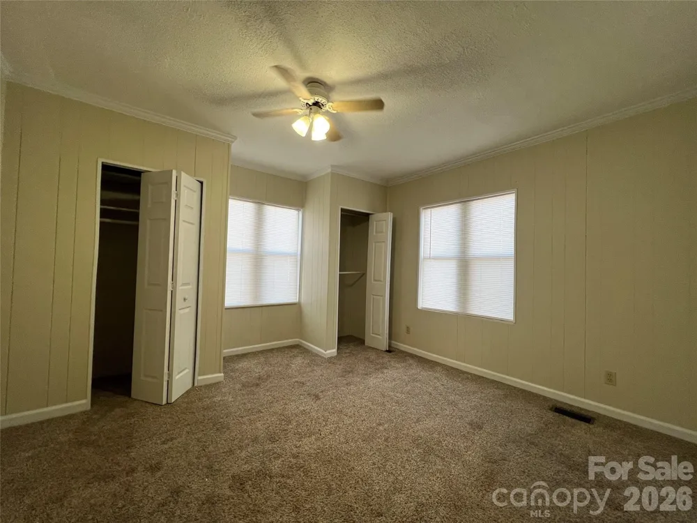 142 E Catawba Avenue Mount Holly, NC 28120