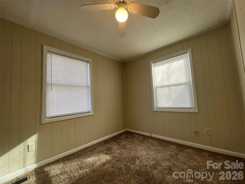 142 E Catawba Avenue Mount Holly, NC 28120