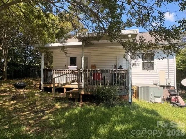 142 E Catawba Avenue Mount Holly, NC 28120